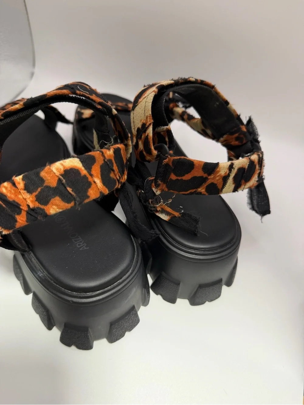 Arizona Love Chunky Platform Leopard Sandals Women’s Size 9 Boho Hippie Goth